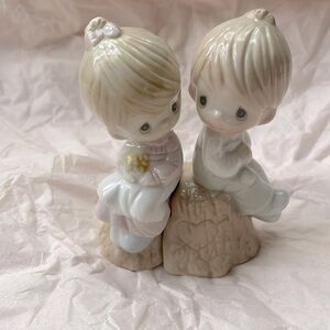 Precious Moments salt & pepper shaker set